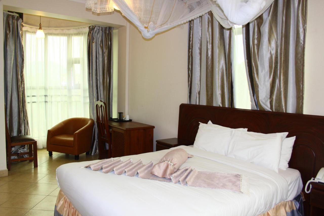 Grace Land Hotel Arusha Bagian luar foto