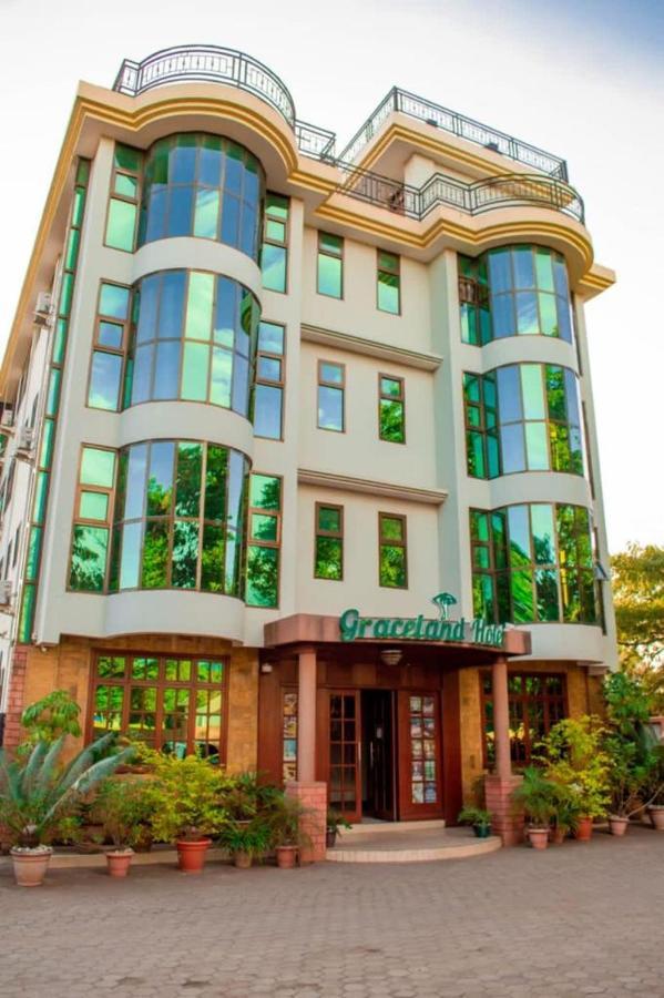 Grace Land Hotel Arusha Bagian luar foto
