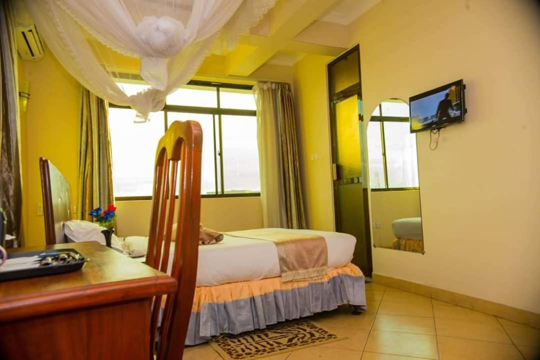 Grace Land Hotel Arusha Bagian luar foto
