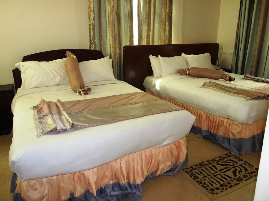 Grace Land Hotel Arusha Bagian luar foto