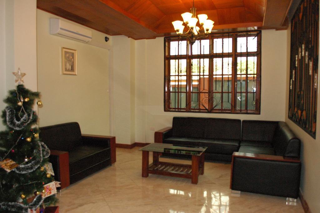 Grace Land Hotel Arusha Bagian luar foto