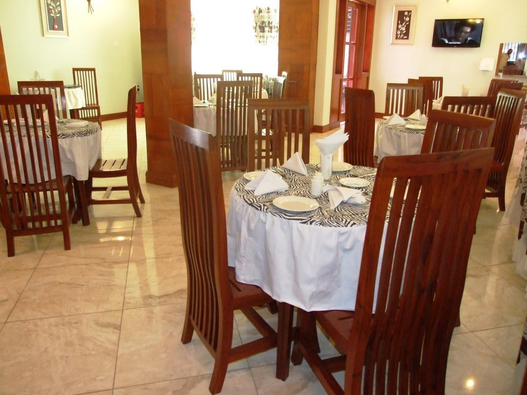 Grace Land Hotel Arusha Bagian luar foto