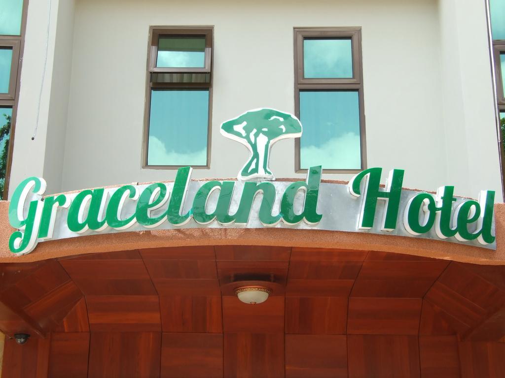Grace Land Hotel Arusha Bagian luar foto